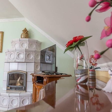 Apartma Ajda コメンダ エクステリア 写真
