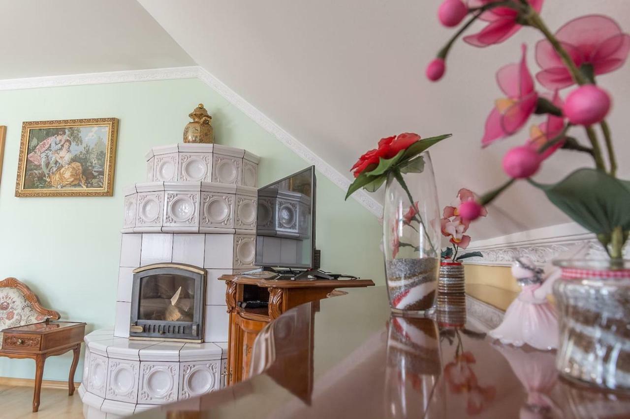 Apartma Ajda コメンダ エクステリア 写真